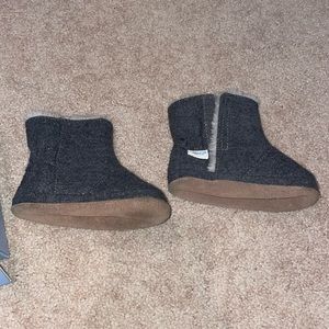 Robeez soft sole Morgan bootie color gray 6 to 12 months